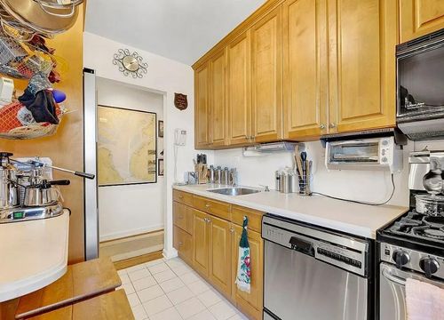 apt-6j-131 74th St, Brooklyn, NY, 11209-2270 | Card Image