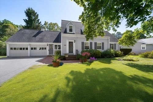 751 Brook Rd, Milton, MA, 02186-3528 | Card Image