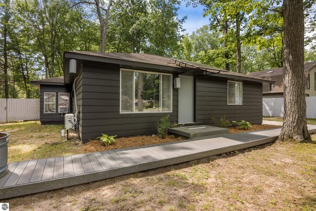 6015 Crystal Beach Rd Nw, House other with 4 bedrooms, 2 bathrooms and null parking in Rapid City MI | Image 10