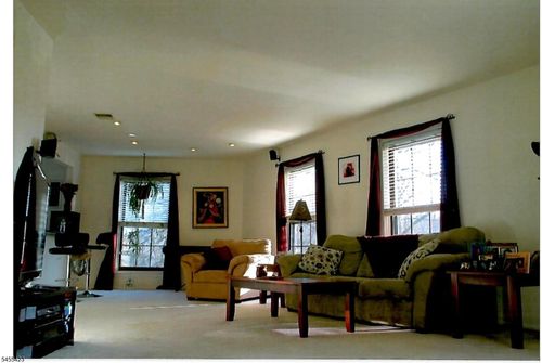 10-181 Long Hill Rd, Little Falls, NJ, 07424-2050 | Card Image