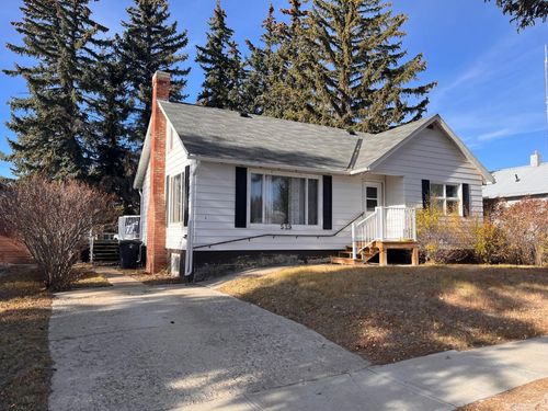 529 Main St Nw, Milk River, AB, T0K1M0 | Card Image