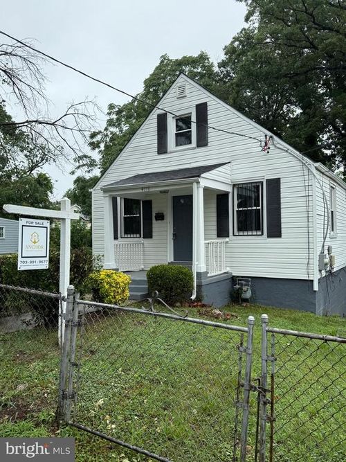 4118 Byers St, CAPITOL HEIGHTS, MD, 20743-5724 | Card Image