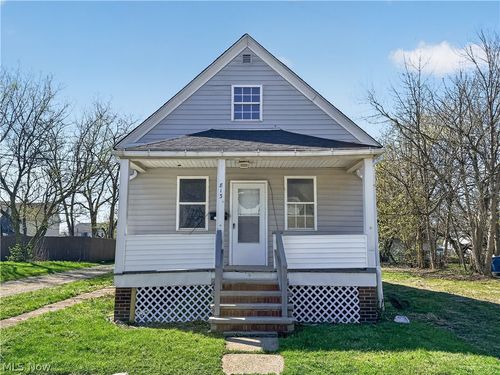 813 W 17th St, Lorain, OH, 44052-3811 | Card Image