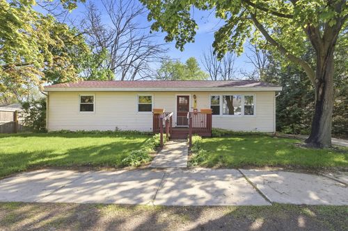 17 S Willard St, New Buffalo, MI, 49117-1261 | Card Image