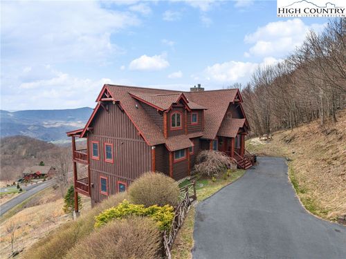 635 Acorn Nvno, Zionville, NC, 28698-9599 | Card Image