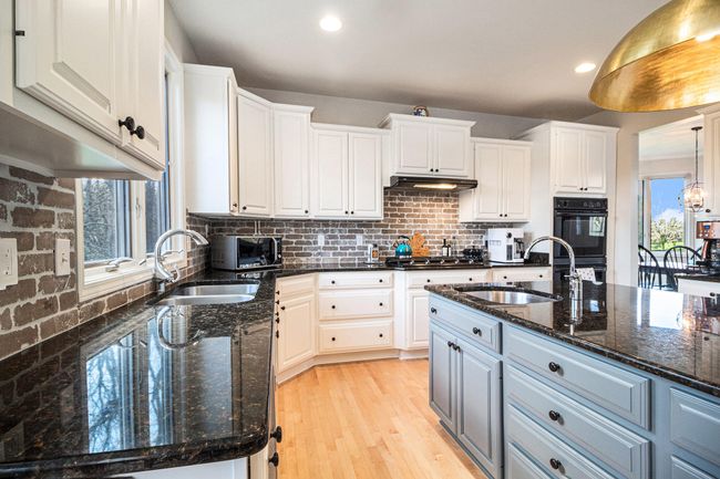 9037 Yorkshire Dr, House other with 4 bedrooms, 4 bathrooms and null parking in Saline MI | Image 4