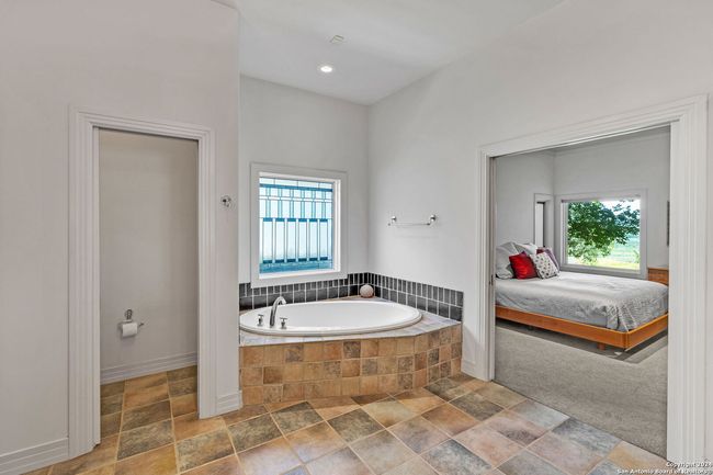 UNIT-8 - 27000 Catamaran Dr, House other with 4 bedrooms, 4 bathrooms and null parking in SPICEWOOD TX | Image 20
