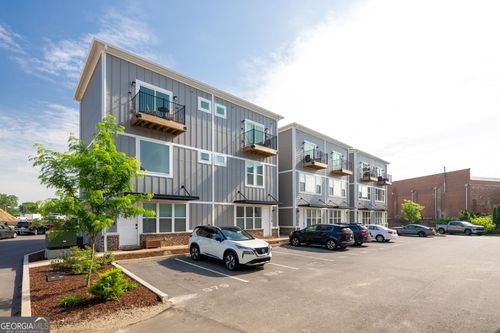 979 Montague Pl, Chattanooga, TN, 37408-2001 | Card Image