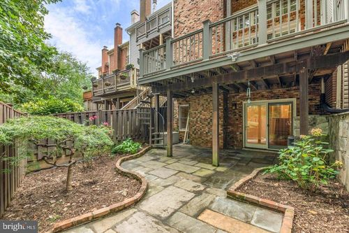 8526 Raglan Rd, VIENNA, VA, 22182-2357 | Card Image