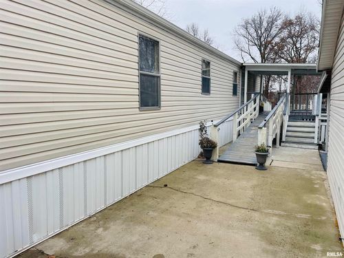 106 E Messinger Ave, Patoka, IL, 62875-2100 | Card Image