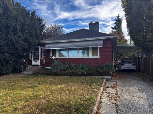 3111 Rutledge St, Victoria, BC, V8X1N3 | Card Image
