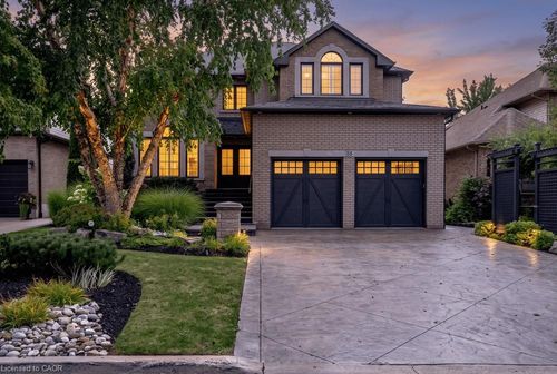 55 Chianti Cres, Stoney Creek, ON, L8E5W3 | Card Image