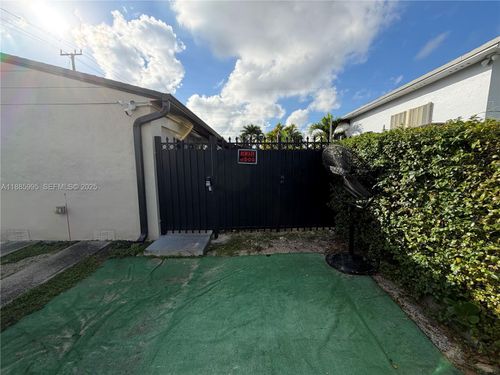 a-200 W 53rd Ter, Hialeah, FL, 33012-2720 | Card Image