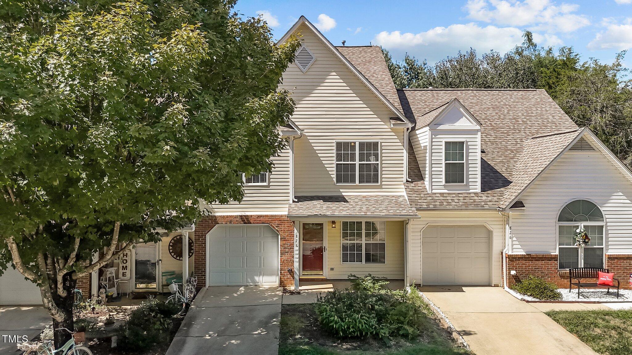 Creek Crossing Trl, Whitsett, NC 27377