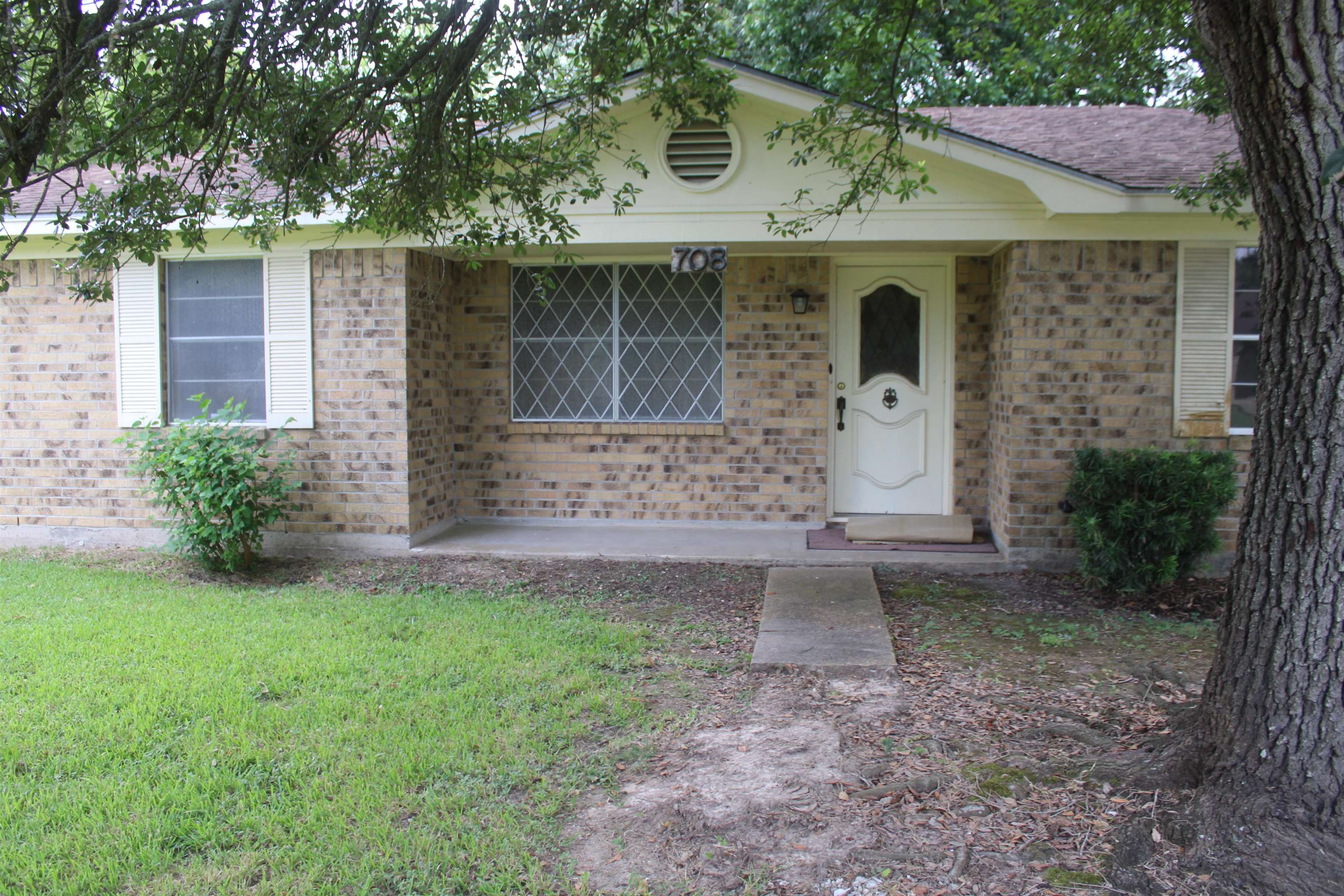 Residential in Winnie