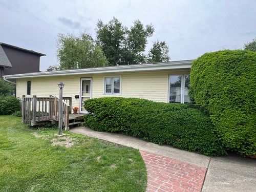 519 W Mill St, Kewanee, IL, 61443-3309 | Card Image