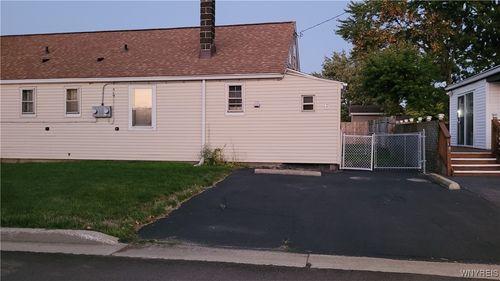 6 Balzac Ct, Tonawanda, NY, 14150-7902 | Card Image