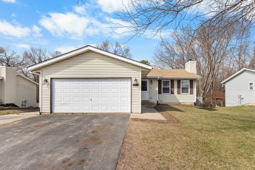 2523 Bluffside Dr, Rockford, IL, 61109-6711 | Card Image