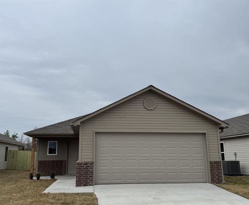 108 Sofia Dr, Maumelle, AR, 72113-7803 | Card Image