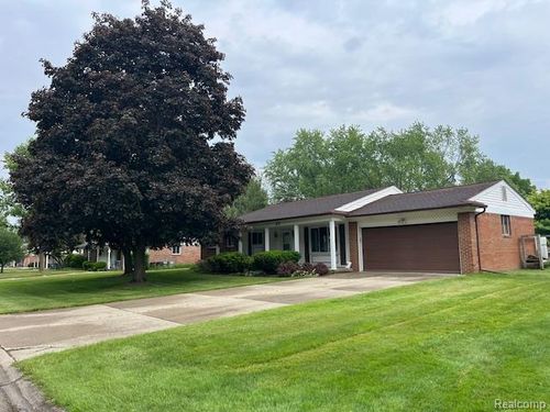 87 Carter Dr, Troy, MI, 48098-4608 | Card Image