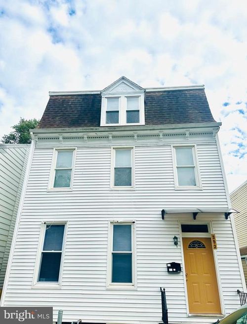 352 W Gay Ave, York, PA, 17401-2973 | Card Image