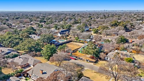 11211 Wonderland Trl, Dallas, TX, 75229-3946 | Card Image