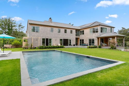 26 Georgian Ln, Water Mill, NY, 11976-3004 | Card Image