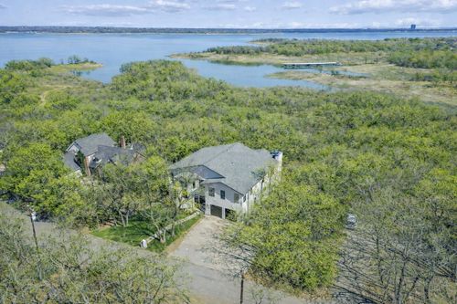 2966 Peninsula Dr, Grapevine, TX, 76051-2525 | Card Image