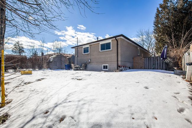 855 Miriam Rd, House other with 5 bedrooms, 2 bathrooms and 4 parking in Pickering ON | Image 30