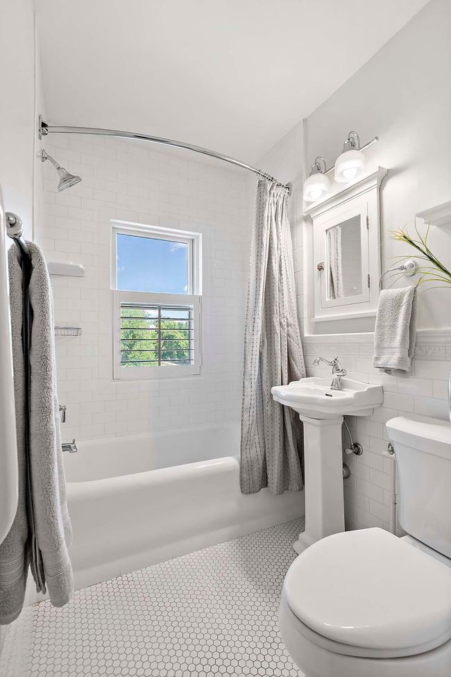 The primary ensuite bath | Image 26