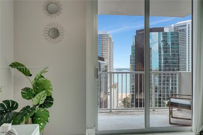 2206 - 1250 S Miami Ave, Condo with 2 bedrooms, 2 bathrooms and null parking in Miami FL | Image 3