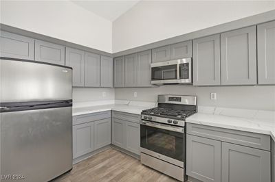 201 - 4811 Black Bear Road, Condo with 2 bedrooms, 2 bathrooms and null parking in Las Vegas NV | Image 3