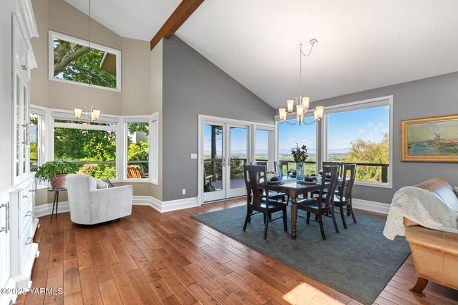 Dining Area | Image 16
