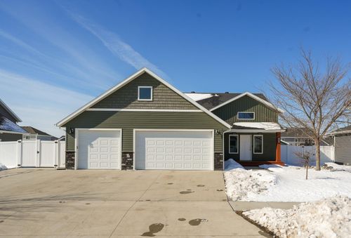 1801 42nd St S, Moorhead, MN, 56560-7162 | Card Image