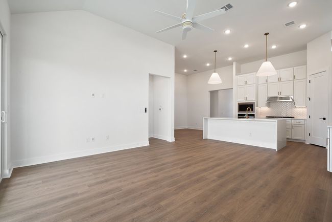 12104 Fennec Way, House other with 3 bedrooms, 2 bathrooms and 2 parking in Austin TX | Image 16
