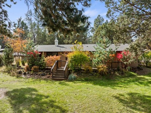 61450 Little John Ln, Bend, OR, 97702-2206 | Card Image