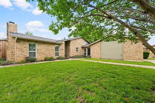 901 Shady Creek Ln, Bedford, TX, 76021-4242 | Card Image