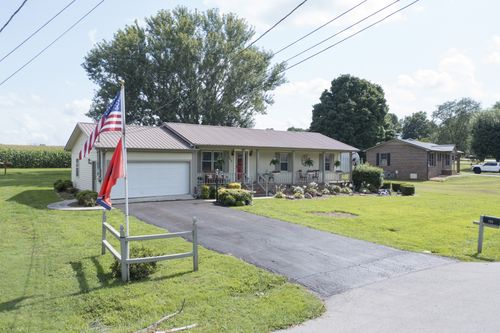 266 Woods Edge Rd, Winchester, TN, 37398-4531 | Card Image