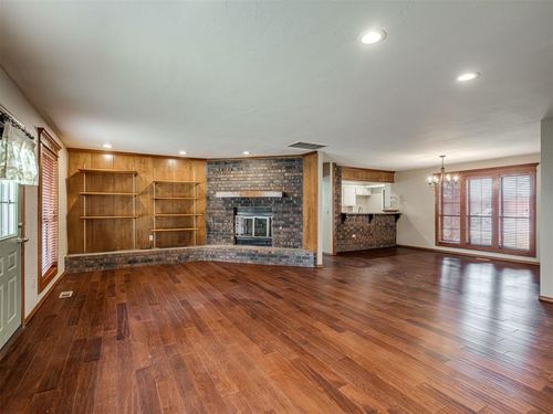 4609 Deer Creek Ct, Yukon, OK, 73099-3101 | Card Image