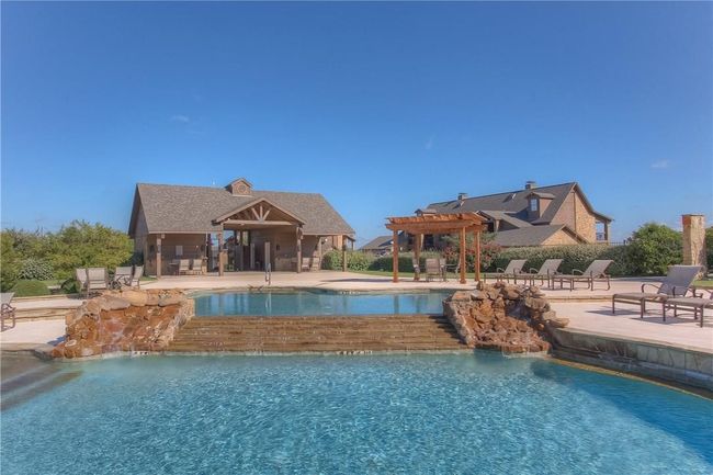 101 Eagle Pt, Condo with 2 bedrooms, 2 bathrooms and null parking in Graford TX | Image 32