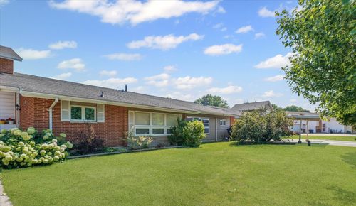1610 Golfview Cir, Rantoul, IL, 61866-3555 | Card Image