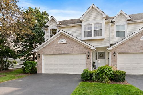 944 Viewpoint Dr, Lake In The Hills, IL, 60156-4909 | Card Image