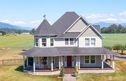9177 Collins Rd, Sedro Woolley, WA, 98284-8515 | Card Image