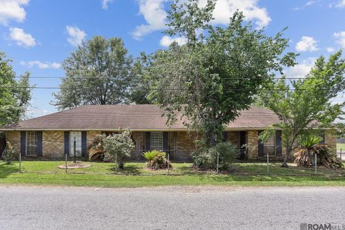 17990 Willow St, Grosse Tete, LA, 70740-3335 | Card Image