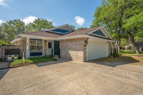 126 Golden Way, Universal City, TX, 78148-3445 | Card Image