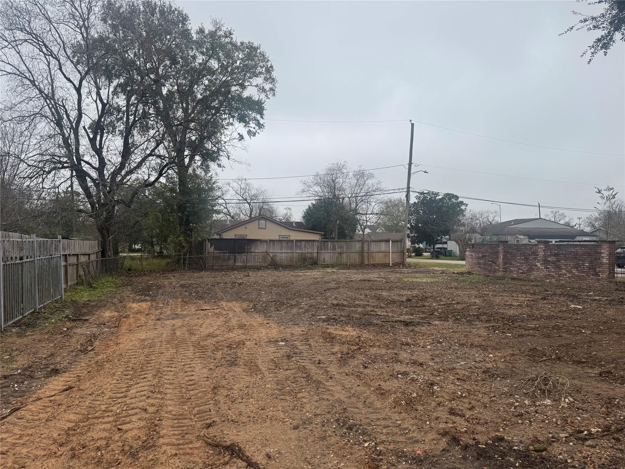 Land in Houston 2
