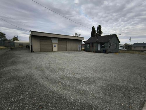 3725 N Regal St, Spokane, WA, 99207-5882 | Card Image