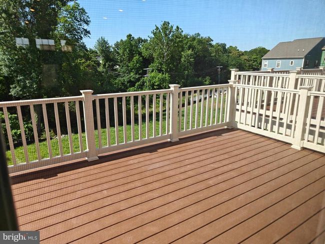 9409 Barnes Loop, Townhouse with 3 bedrooms, 4 bathrooms and null parking in MANASSAS VA | Image 35