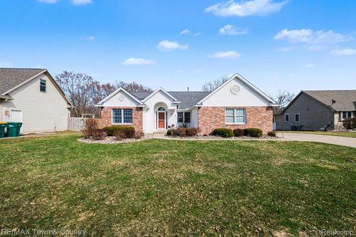 223 Primrose Ln, Flushing, MI, 48433-2699 | Card Image