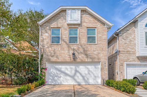 1547 Cortlandt St, Houston, TX, 77008-4214 | Card Image